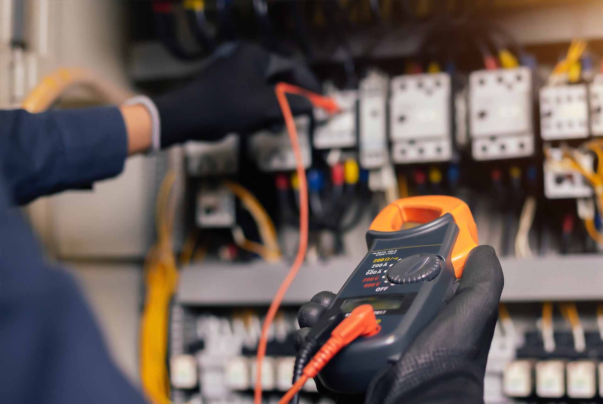 INNOVACIONES ELÉCTRICAS Y CONSTRUCCIÓN