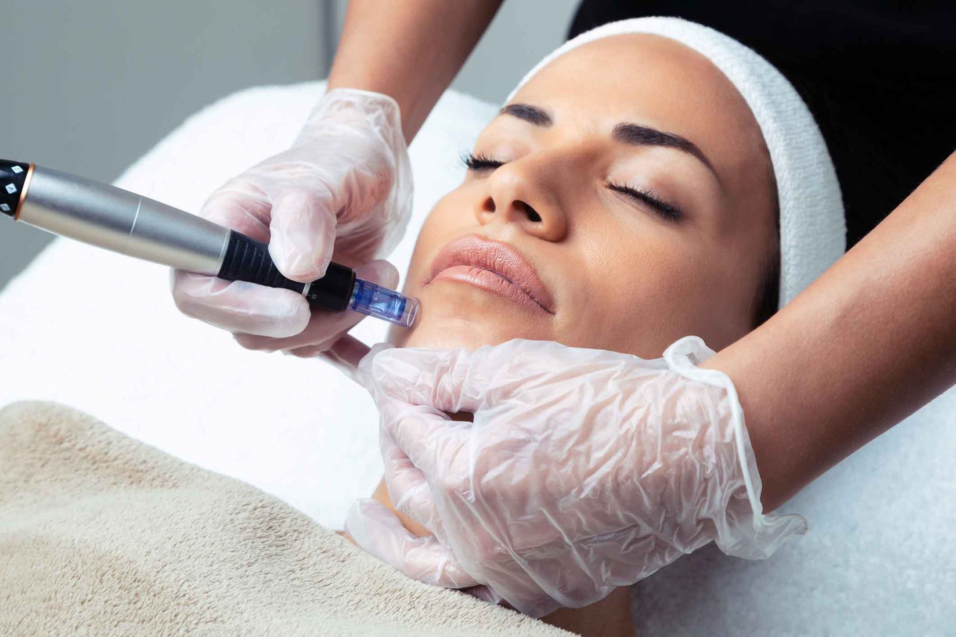 Making Mesotherapy Injection With Dermapen On Face For Rejuvenation – Terrigal, NSW - Anjule Beauty Therapy