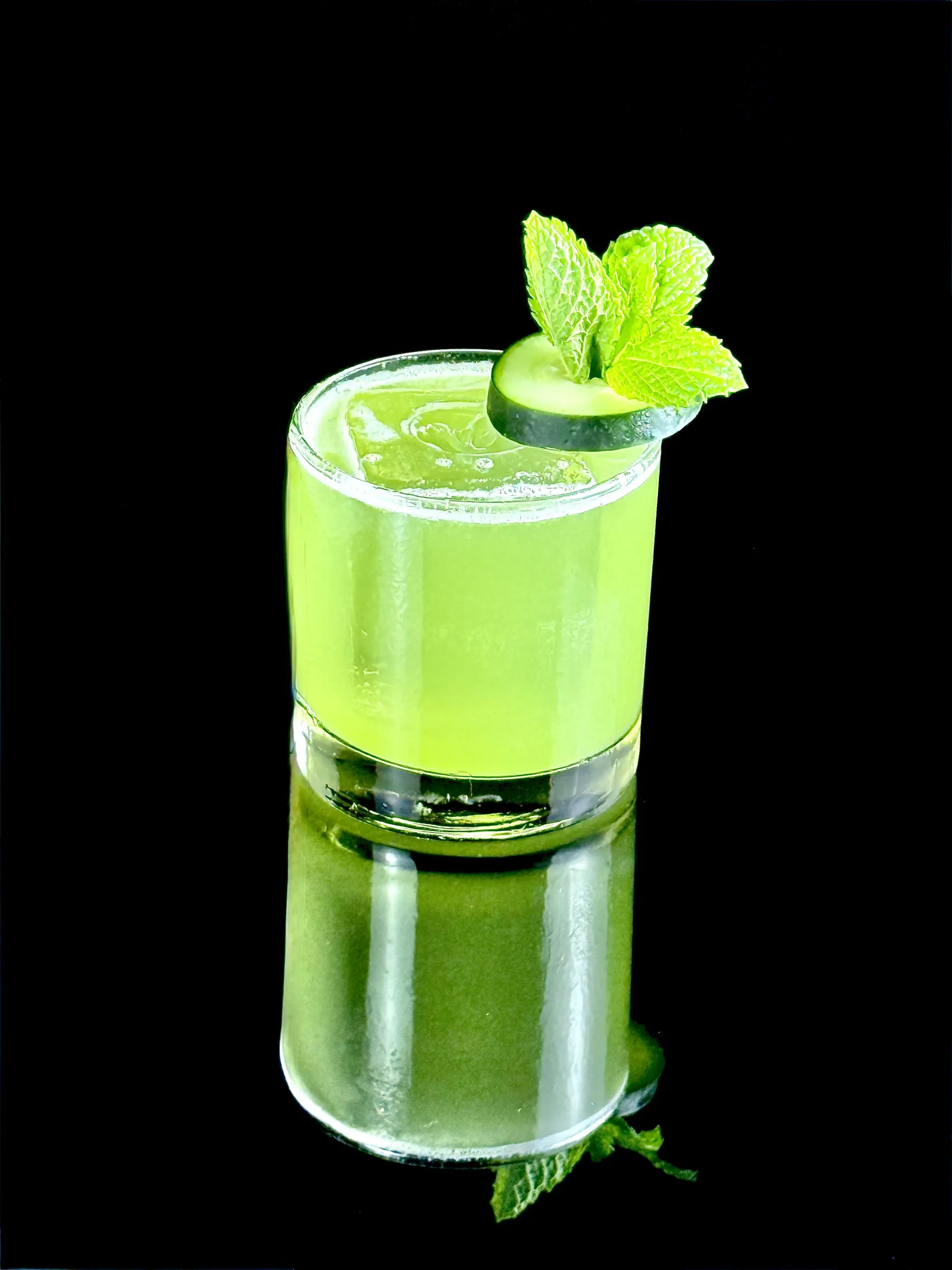 Cucumber Mint Smash, a garden-style vodka smash with cucumber and mint, plus an easy gin variation