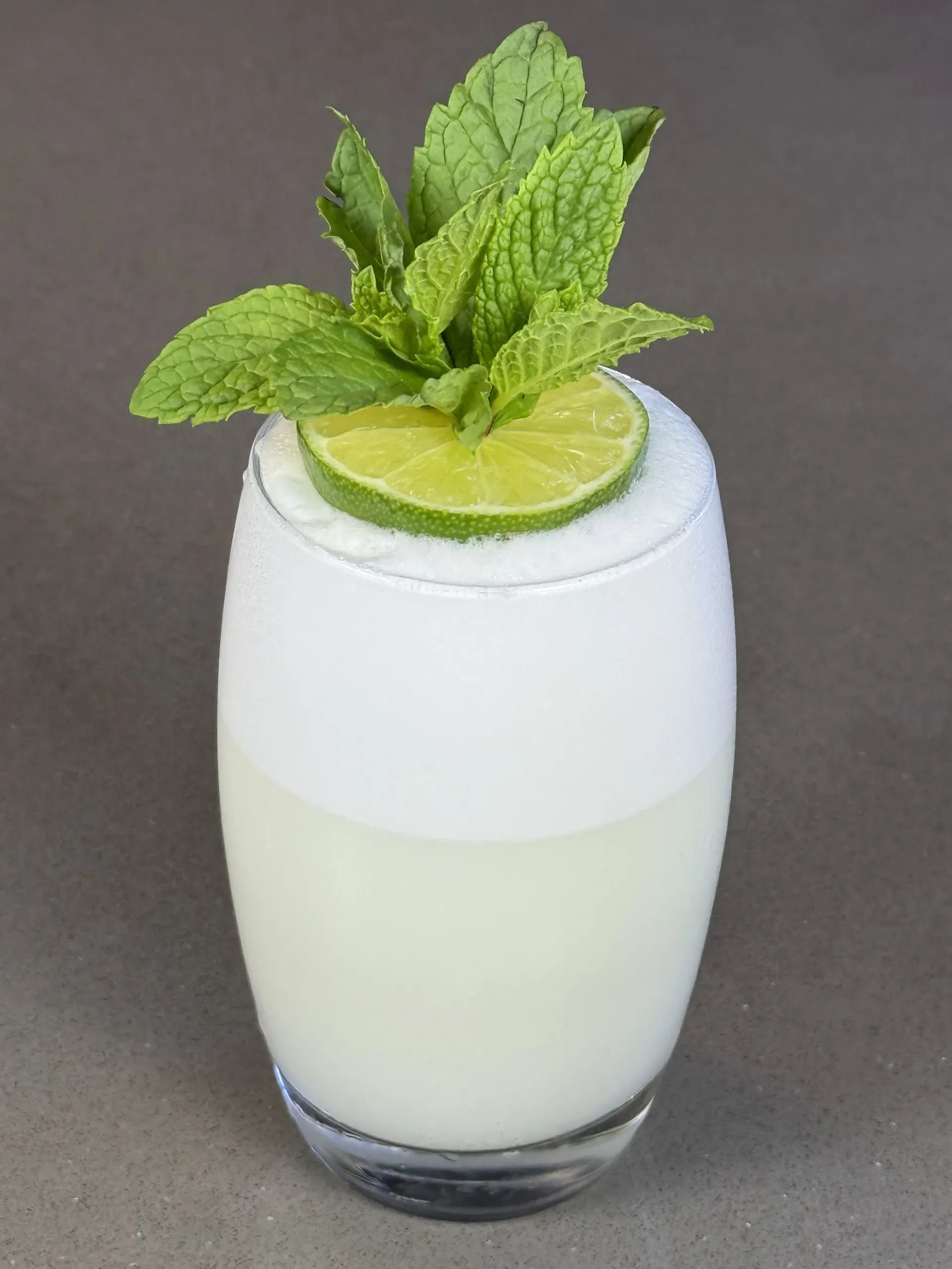 Skinny Gin Fizz cocktail