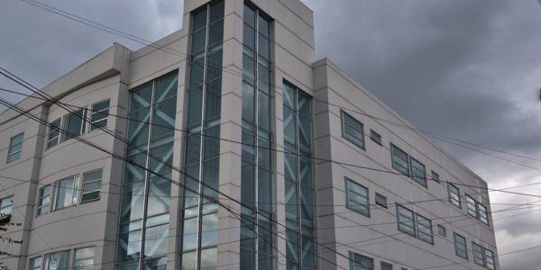 Estructuras metálicas en edificios y hospitales