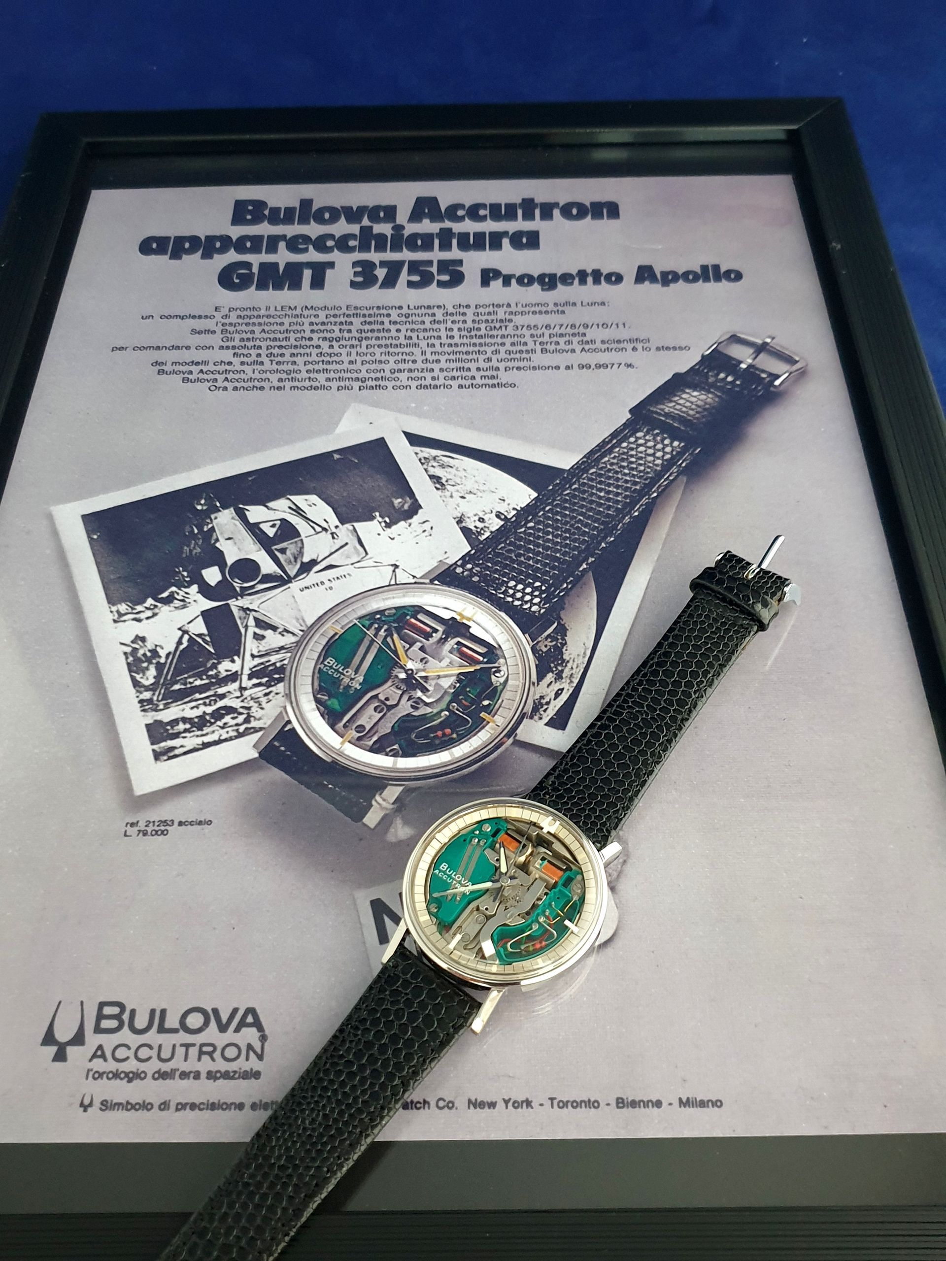 Bulova Accutron GMT 3755 Progetto Apollo watch ad with two wristwatches and Apollo imagery