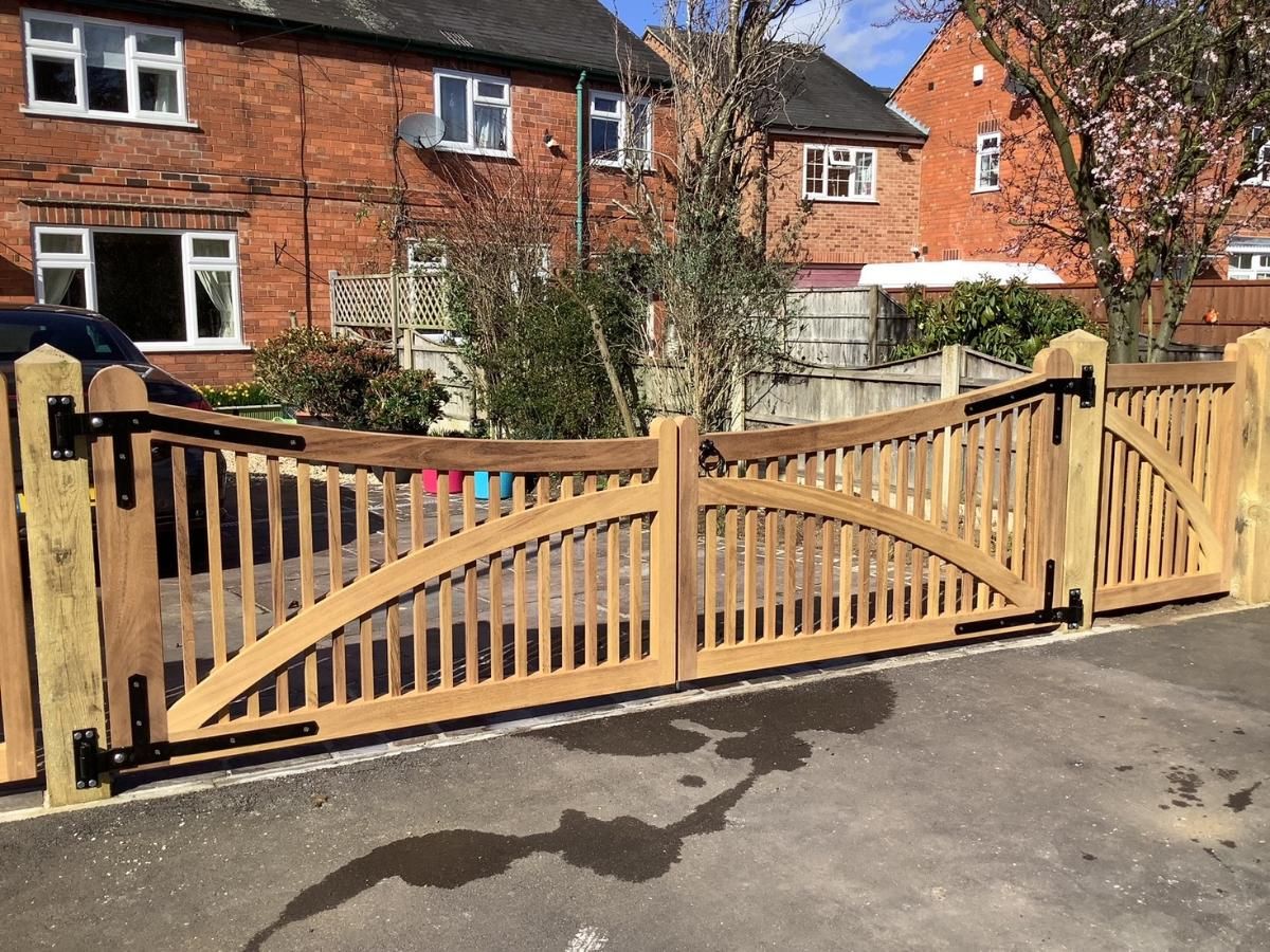 Driveway Gates Nottingham - Supply & Fit, Nottingham Fencing
