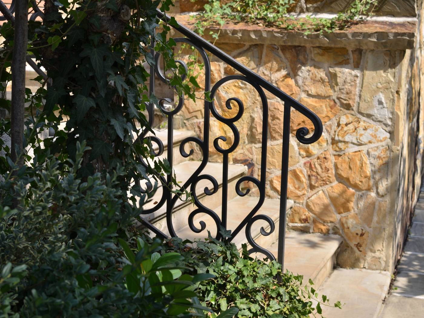 Nottingham Fencing Decorative Metal Handrailing
