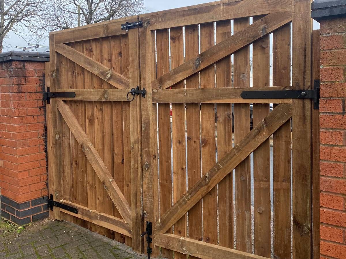 slatted wooden gates Nottingham