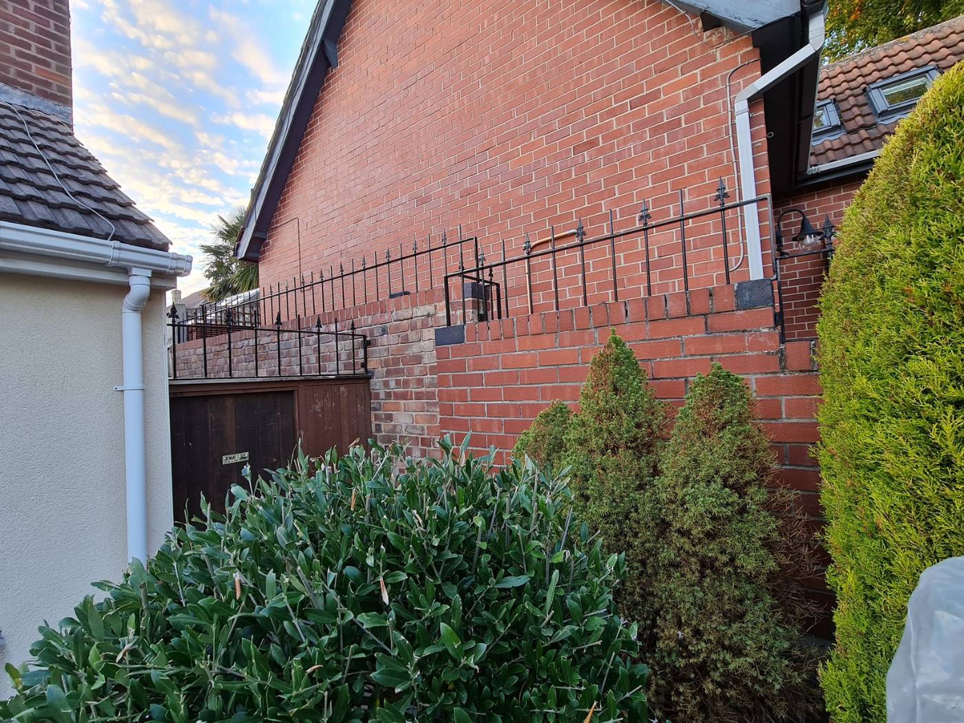 Nottingham Fencing wall top railings