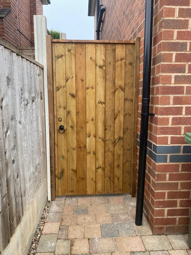 side wooden gate Nottingham