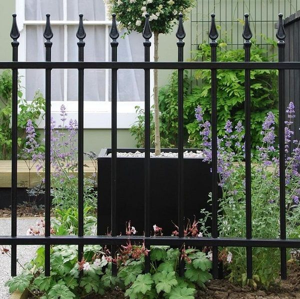 Nottingham Fencing Spear Top vertical bar railings