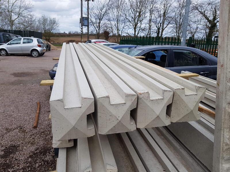 Slotted concrete corner fence post 4ft-10ft