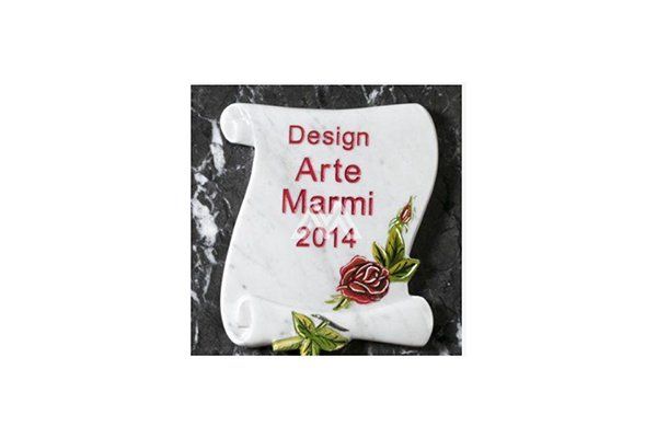 arte cimiteriale targa a forma di pergamena