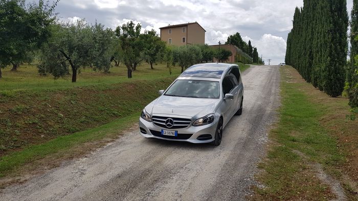 auto per trasporti funebri