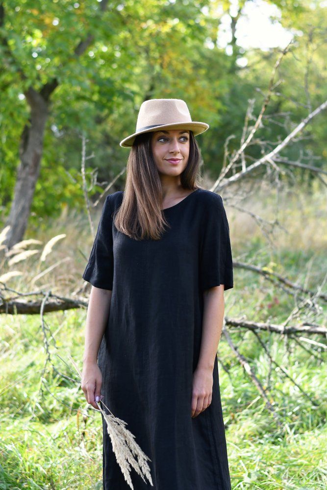 Long linen dress with sleeves, black