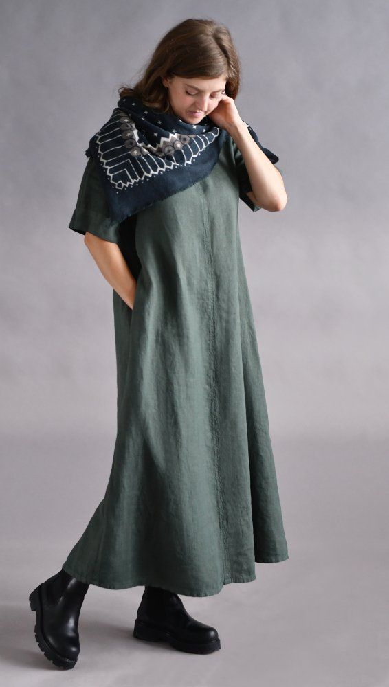 Long linen dress with sleeves, dark green