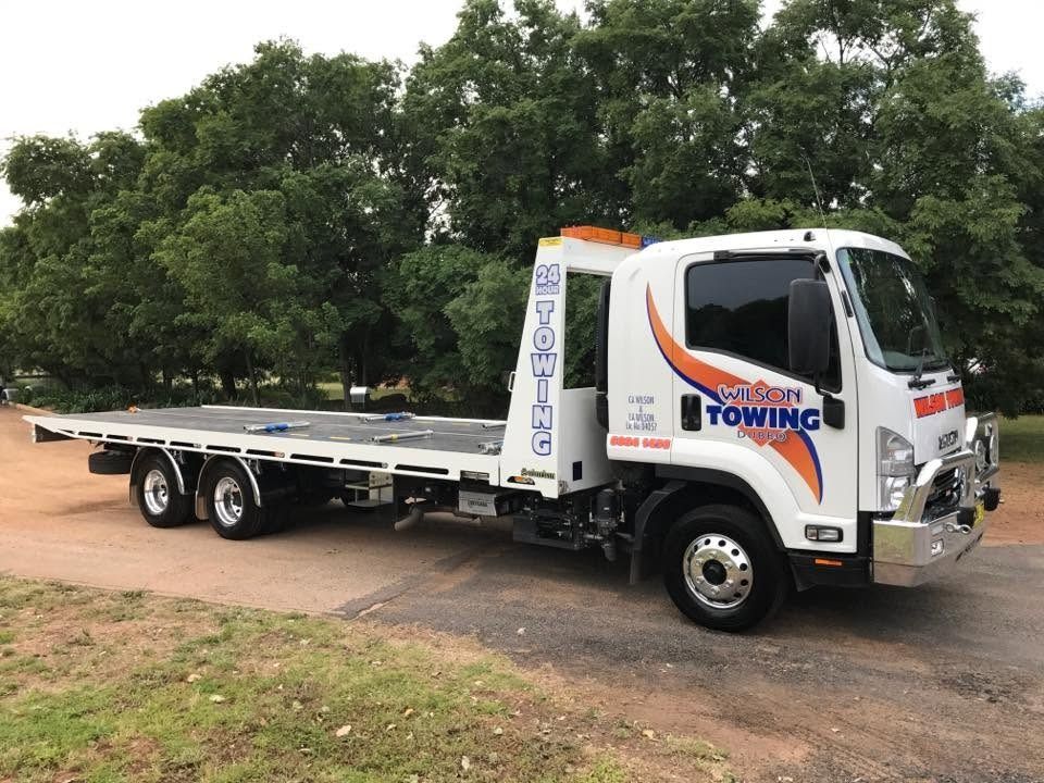 White Tow Truck in Dubbo