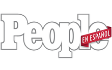 El logo de People en Español tiene una cinta roja.