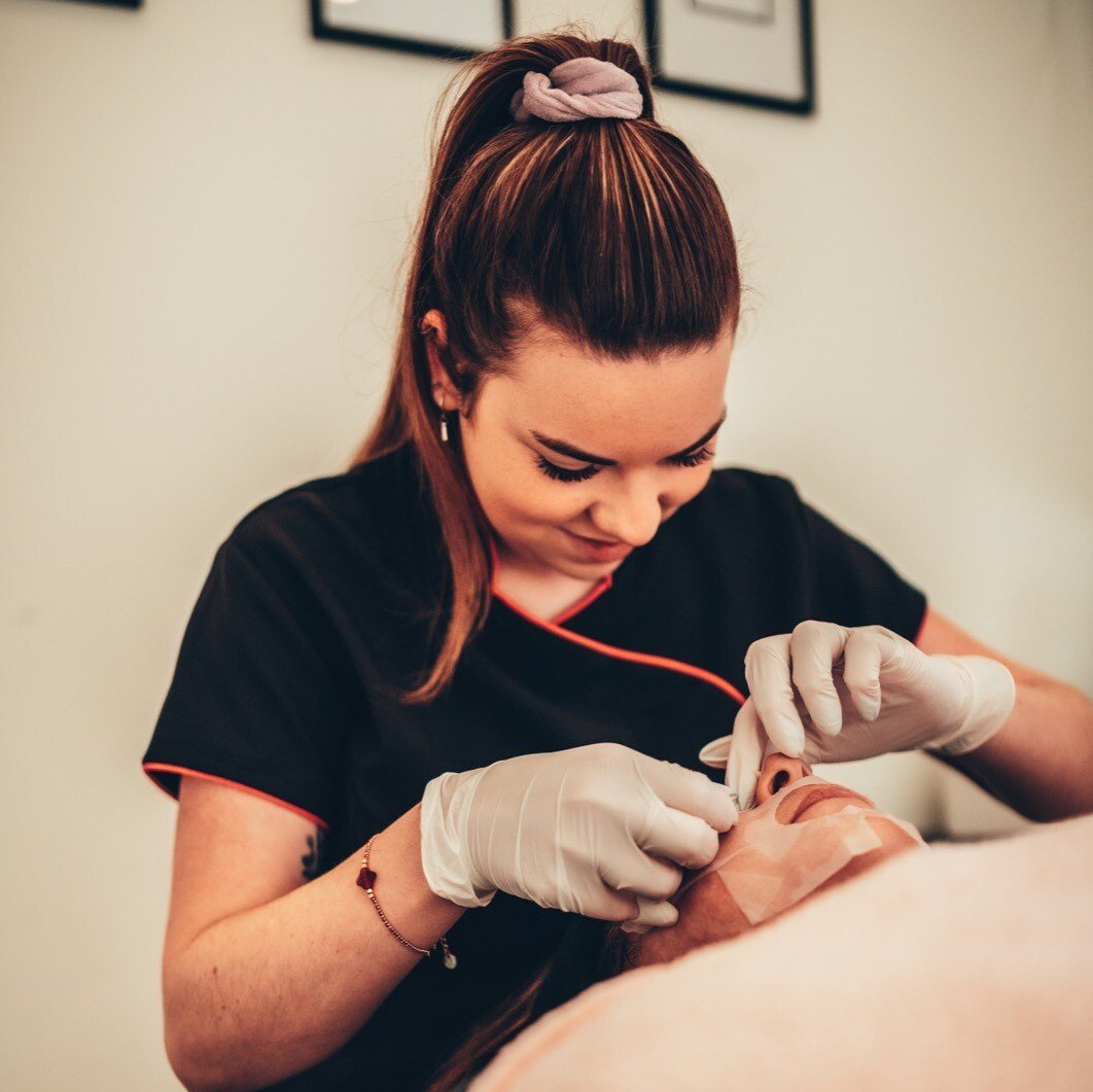gezichtsbehandeling, schoonheidsbehandeling, acne, acnebehandeling, gezichtsmasker, schoonheidsspecialiste Rijen