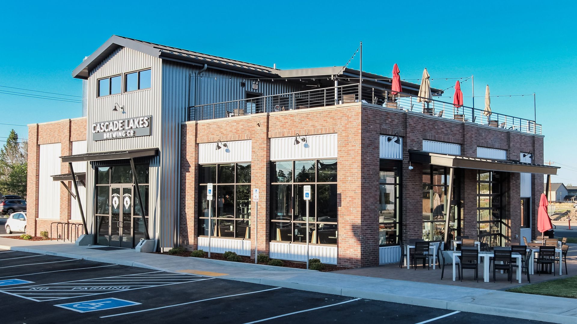  Building designed by Steele Associates