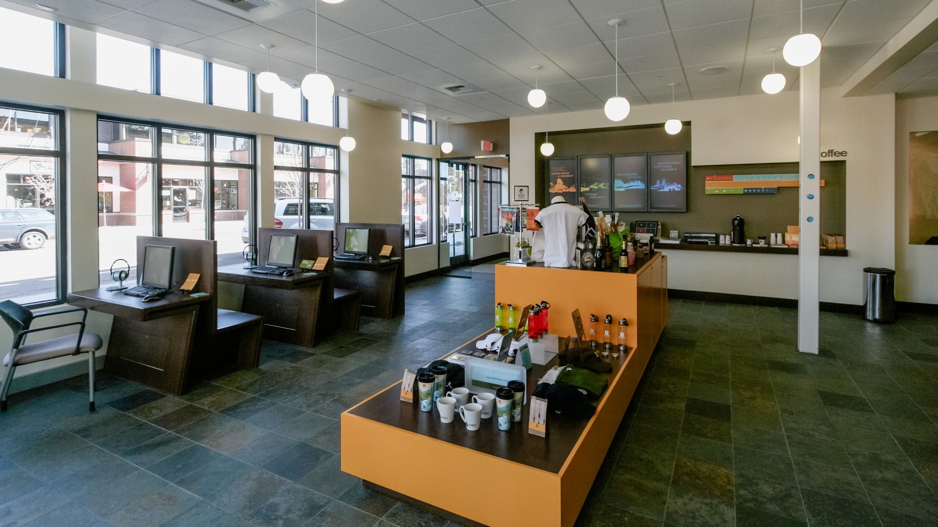 Umpqua Bank NW Crossing project designed by Steele Architects