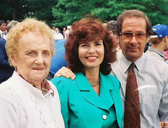 HD pic of family