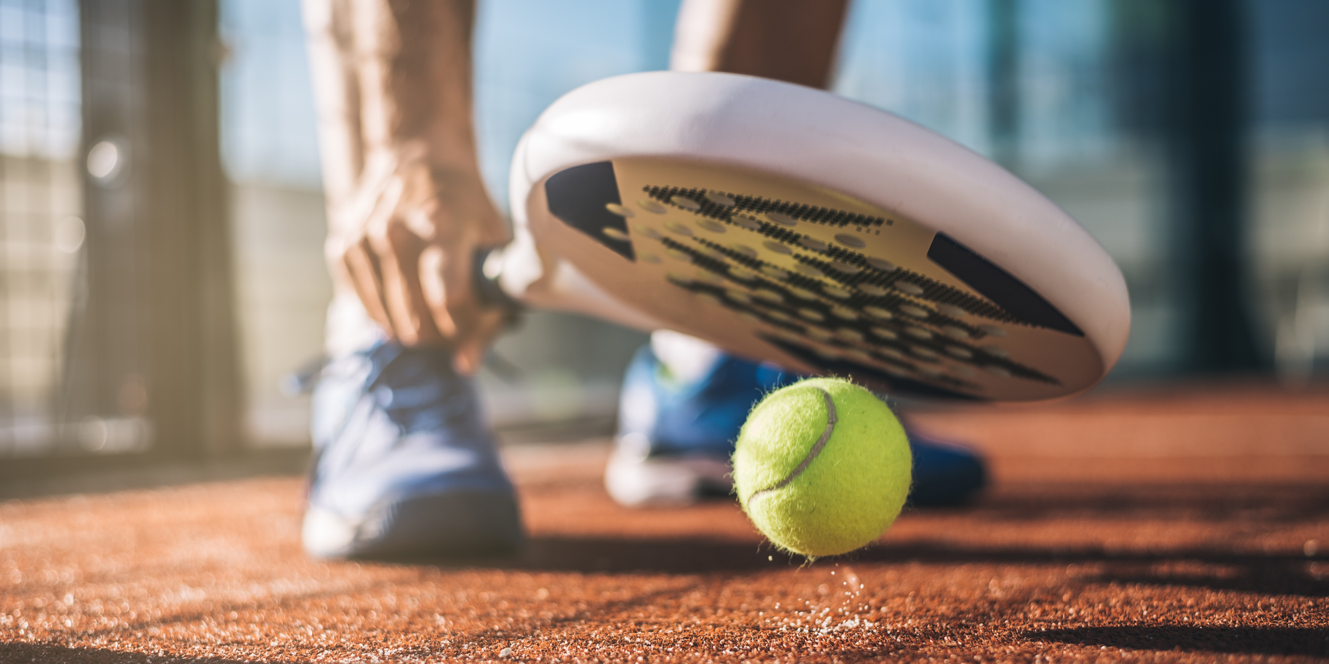 Tennis en padel zijn beide racketsporten die steeds populairder worden in Nederland, met name padel,