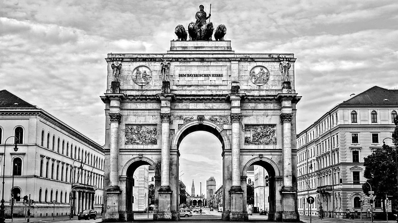 Anwalt für Immobilienrecht | Florian Pahl Anwalt für Mietrecht & Immobilienrecht München