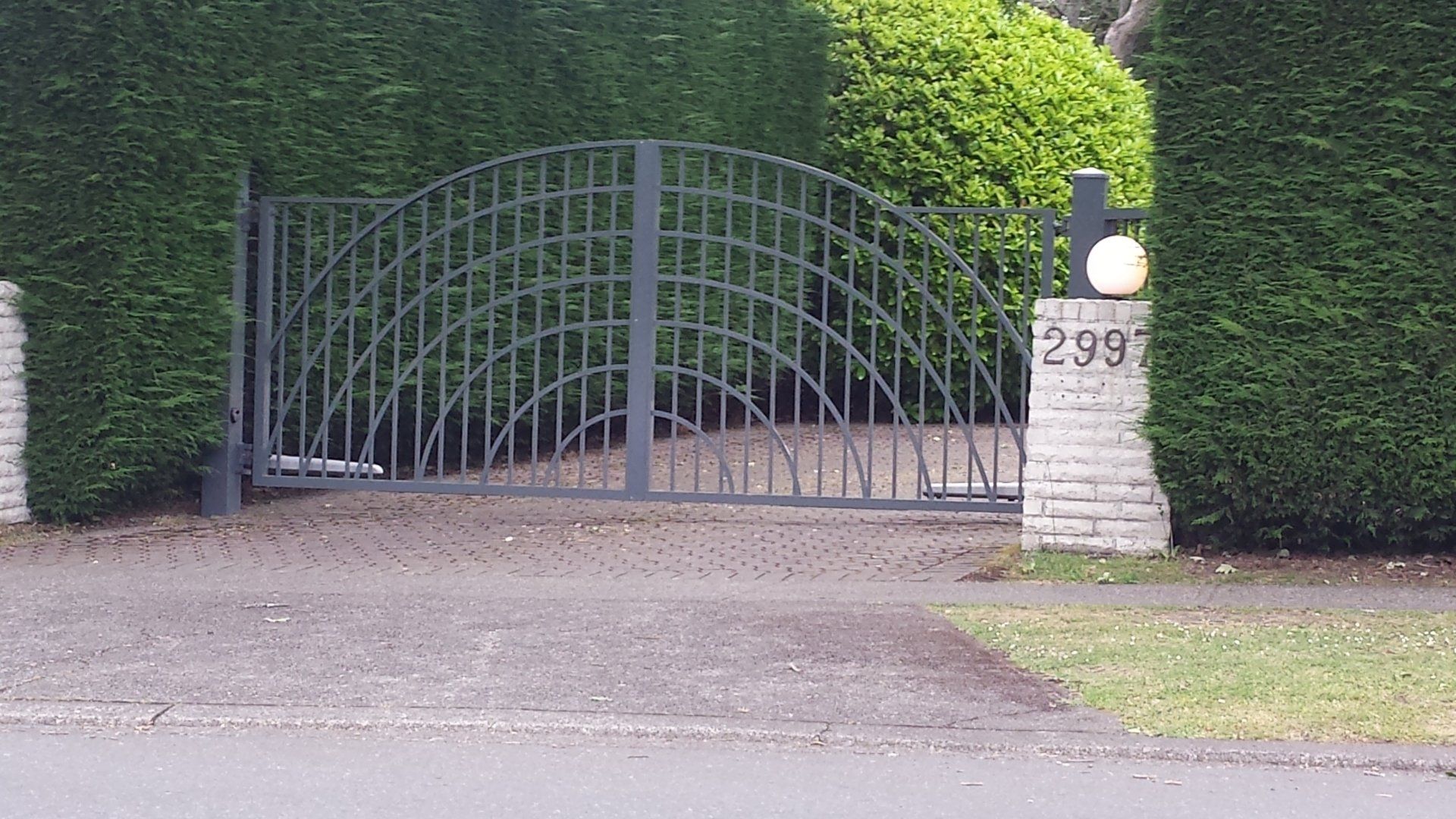 Victoria+Custom+Gates+metal+driveway+gate