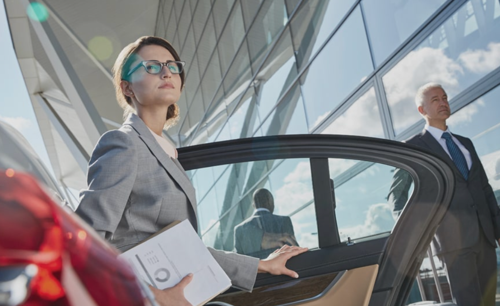 top car service to airport near me
