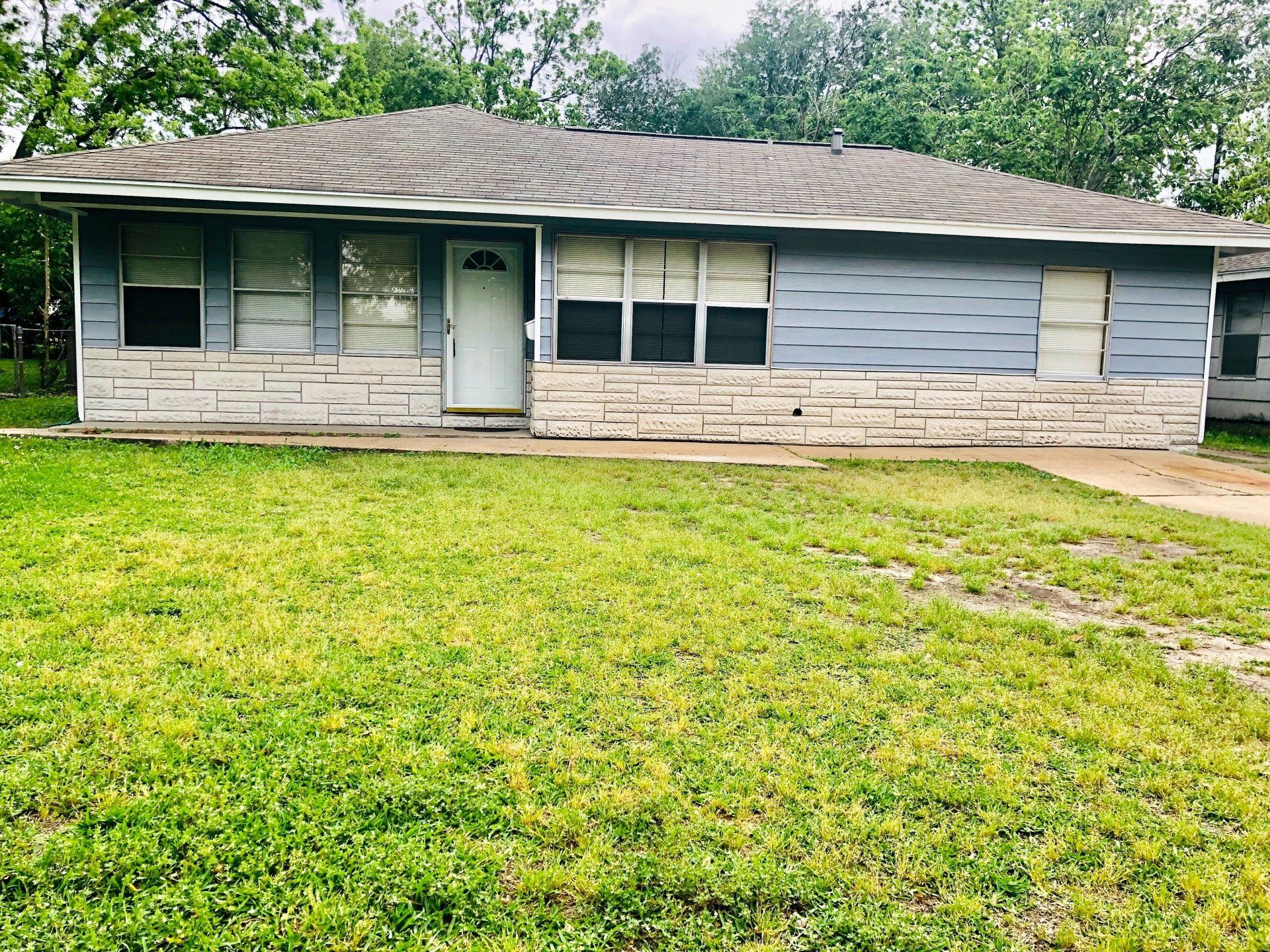 home for sale in the Southbelt - Ellington