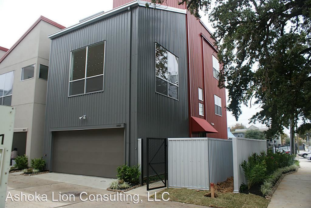 2425 Wentworth Townhome in Houston for Rent Wentworth townhome for rent by Ashoka Lion