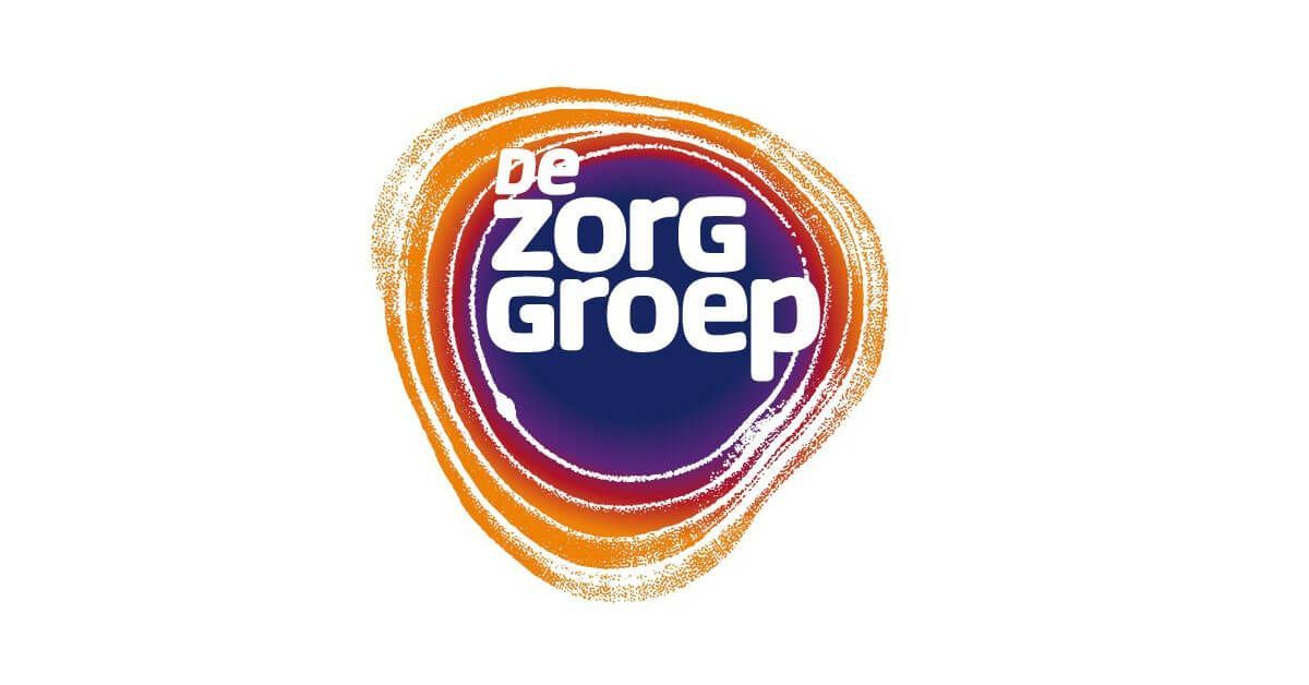 Het logo van De Zorg Groep in paars, oranje en wit op een witte achtergrond.