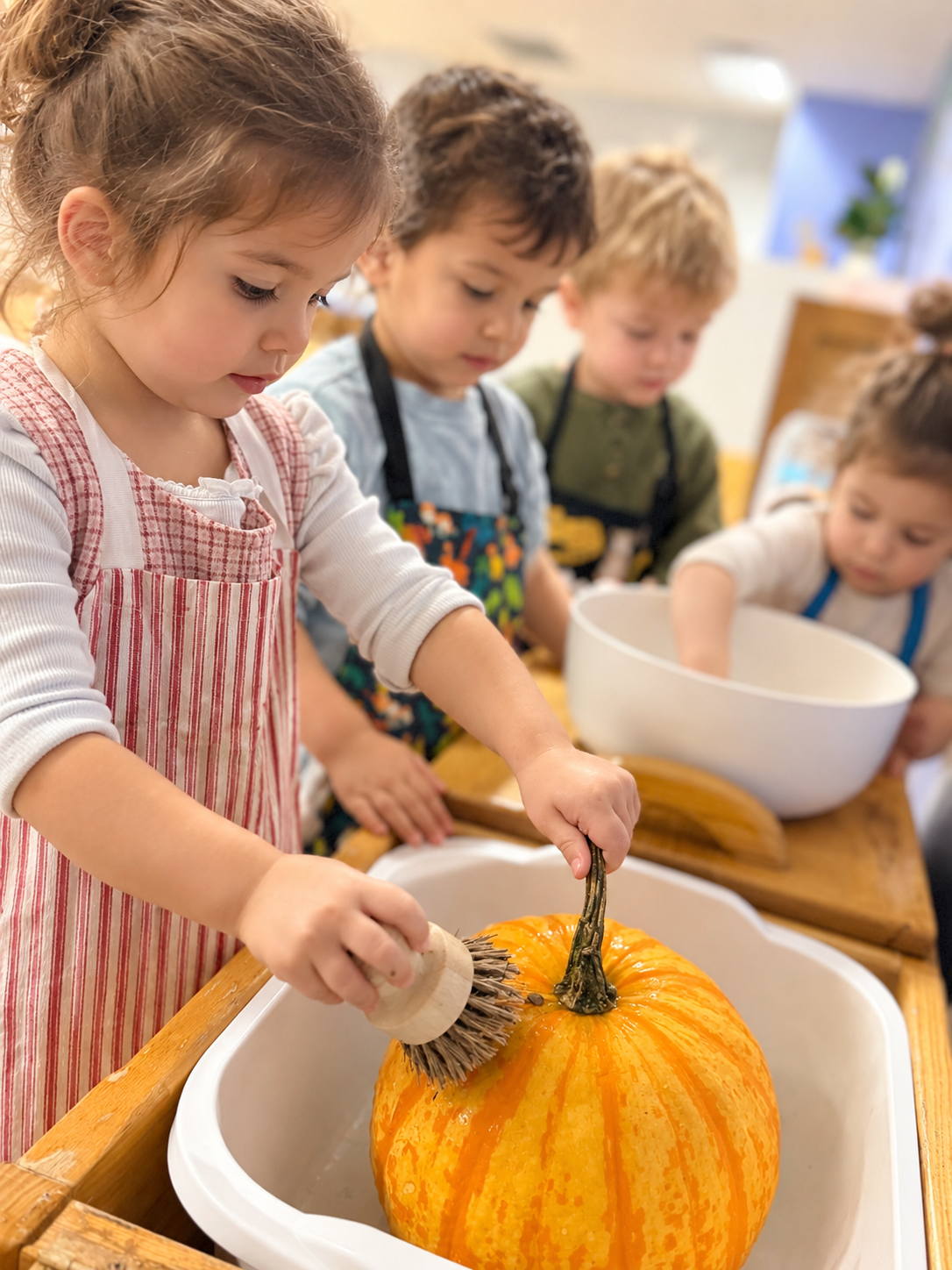 Montessori children eating