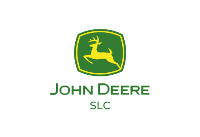 Logotipo da John Deere SLC com emblema de veado verde e texto sobre fundo branco.