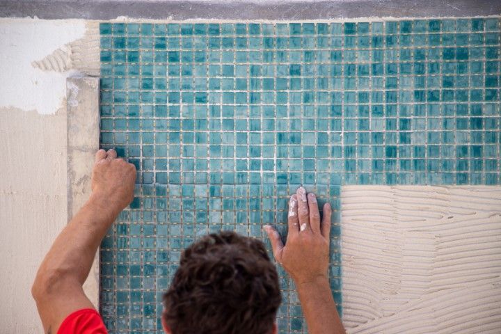 An image of pool tile repair in San Carlos, CA