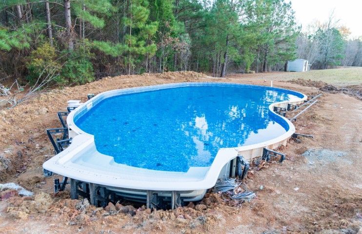 An image of swimming pool installation in San Carlos, CA