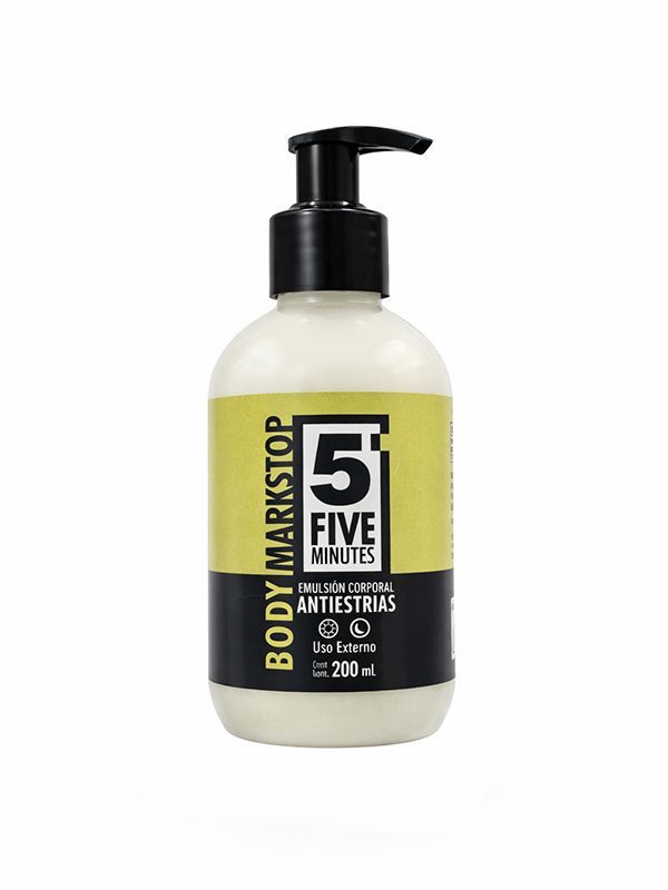 Botella de champú Five de Body Material con dosificador negro y etiqueta amarilla sobre fondo blanco.