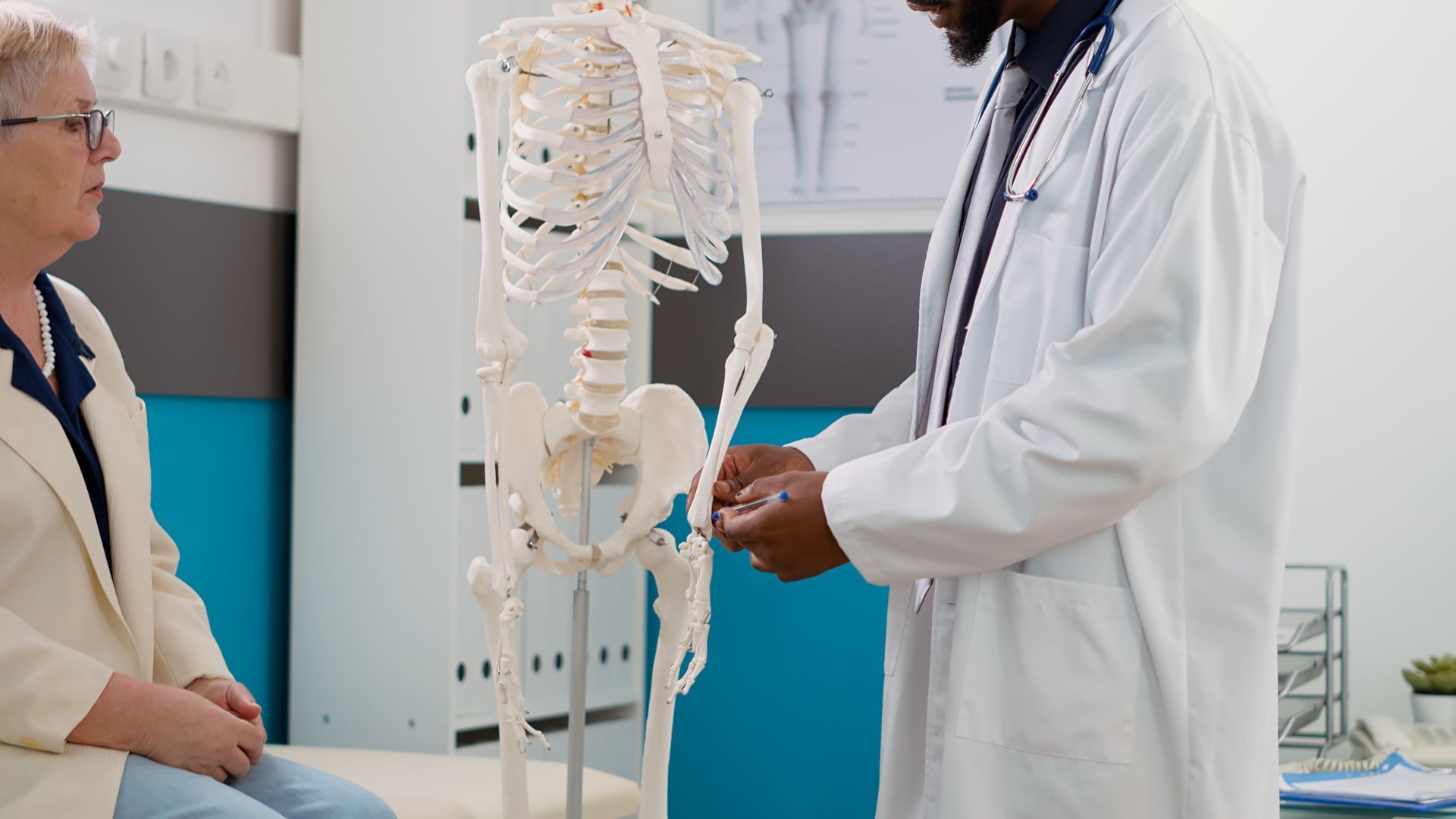 Cirurgia para artrodese de coluna: o que é e quando é indicada Cirurgia para artrodese de coluna: o que é e quando é indicada