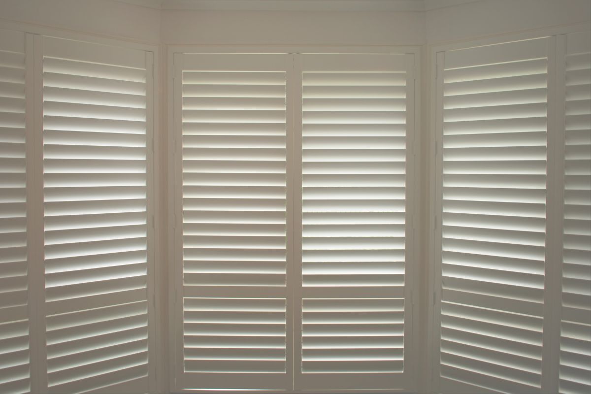 Made-to-measure Full-Height Shutters