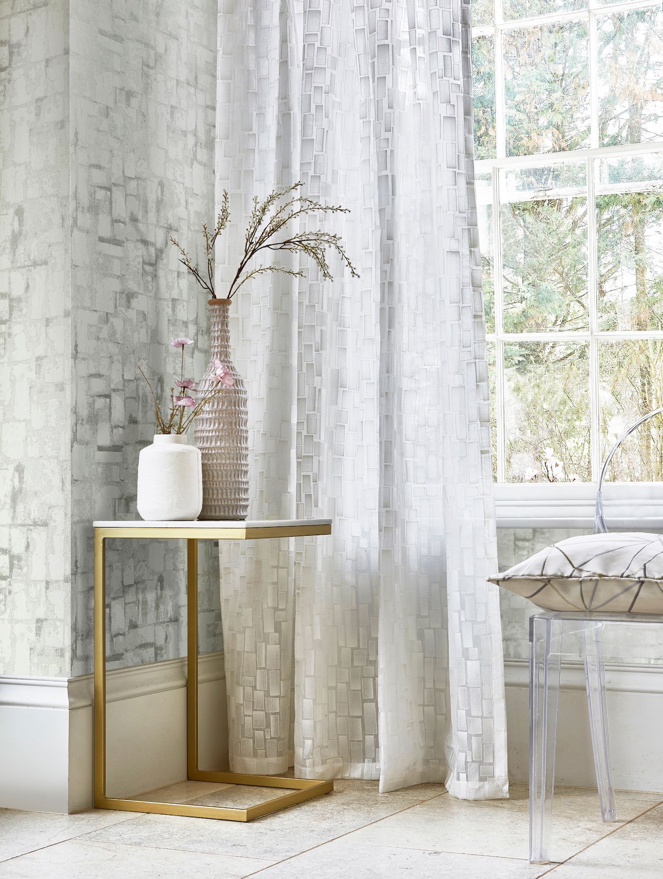 Made-to-measure sheer curtains