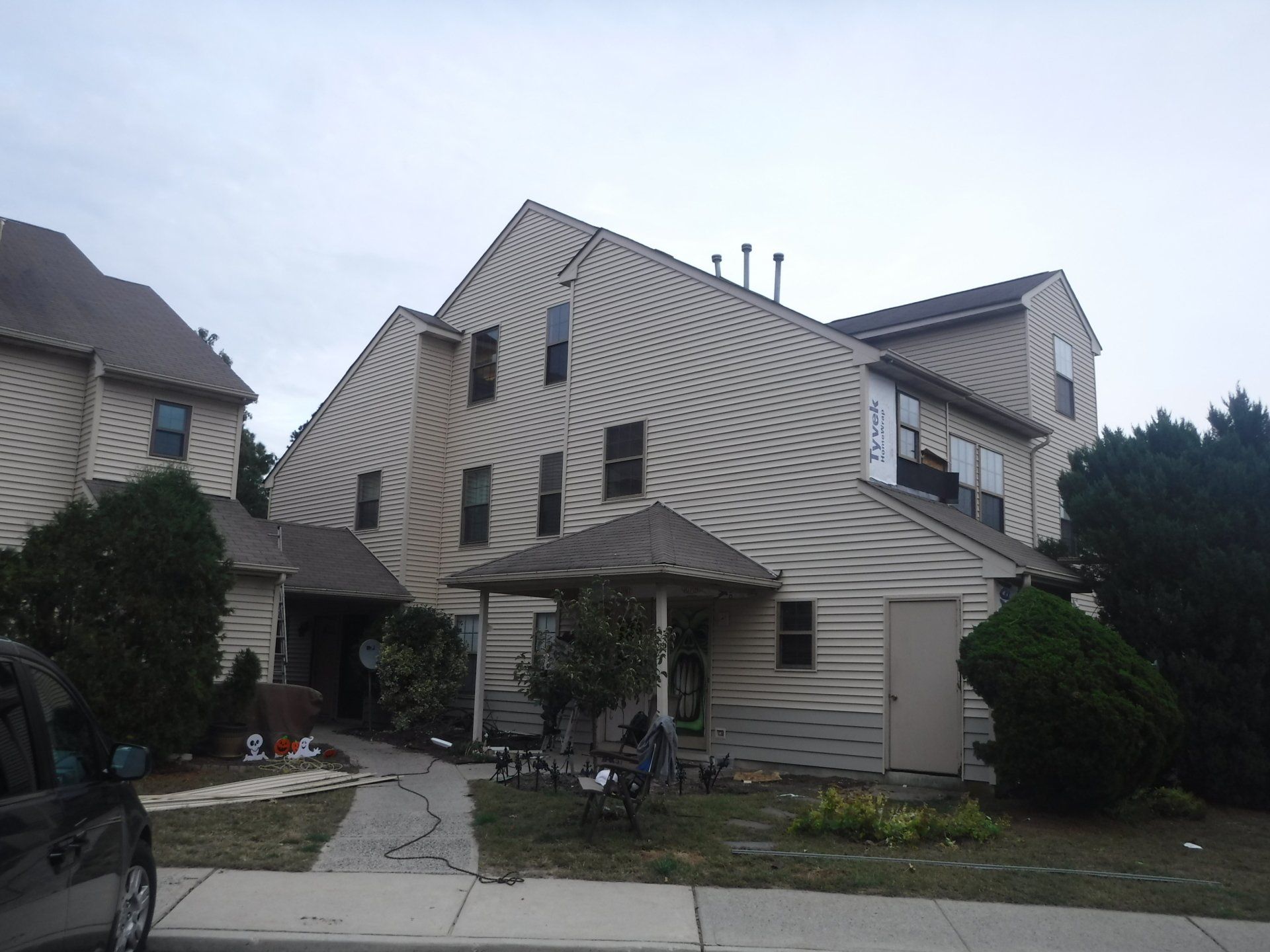60 Acres Reserve Condominium