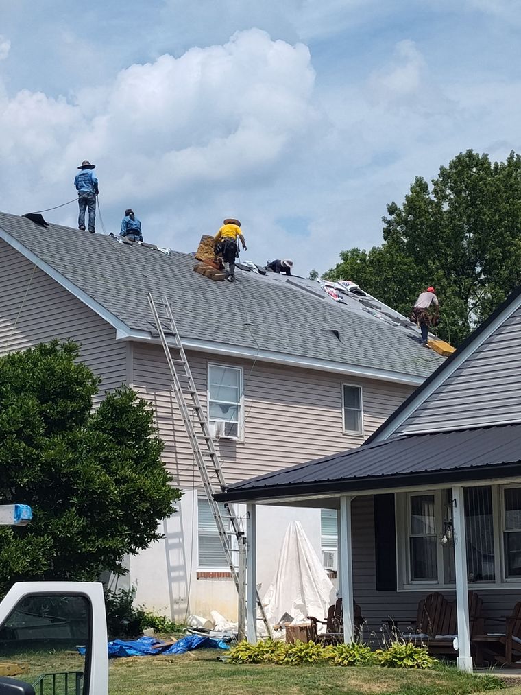 mikey-saw-roofing-service-img