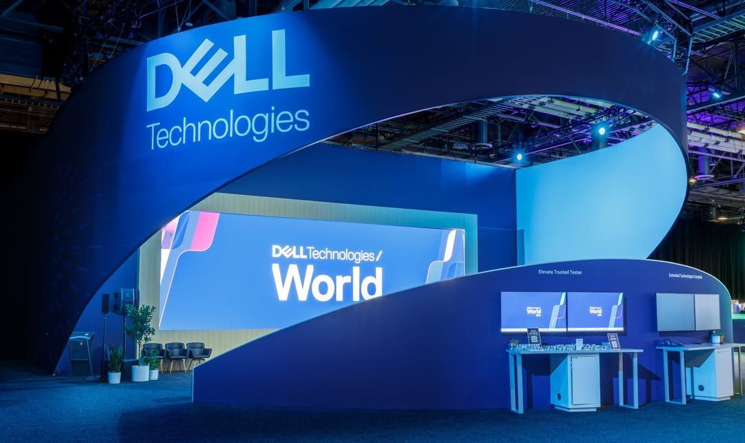 Custom circular presentation stage, broadcast platform, and event staging environments at Dell Tech