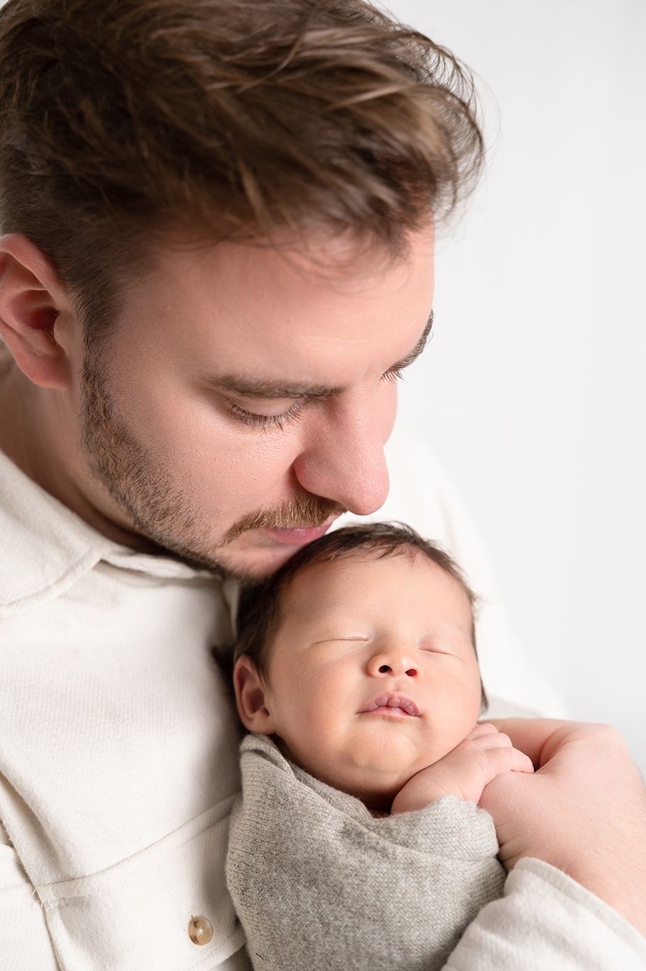 newbornshooting-babyfotograf-muenchen-neugeborenenshooting-newborn-shooting-scarlett-henzl-kruemelkeksfotografie
