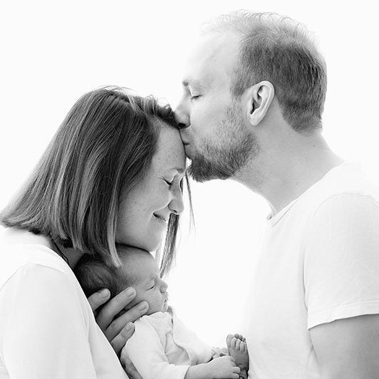 newbornshooting-babyfotograf-muenchen-neugeborenenshooting-newborn-shooting-scarlett-henzl-kruemelkeksfotografie