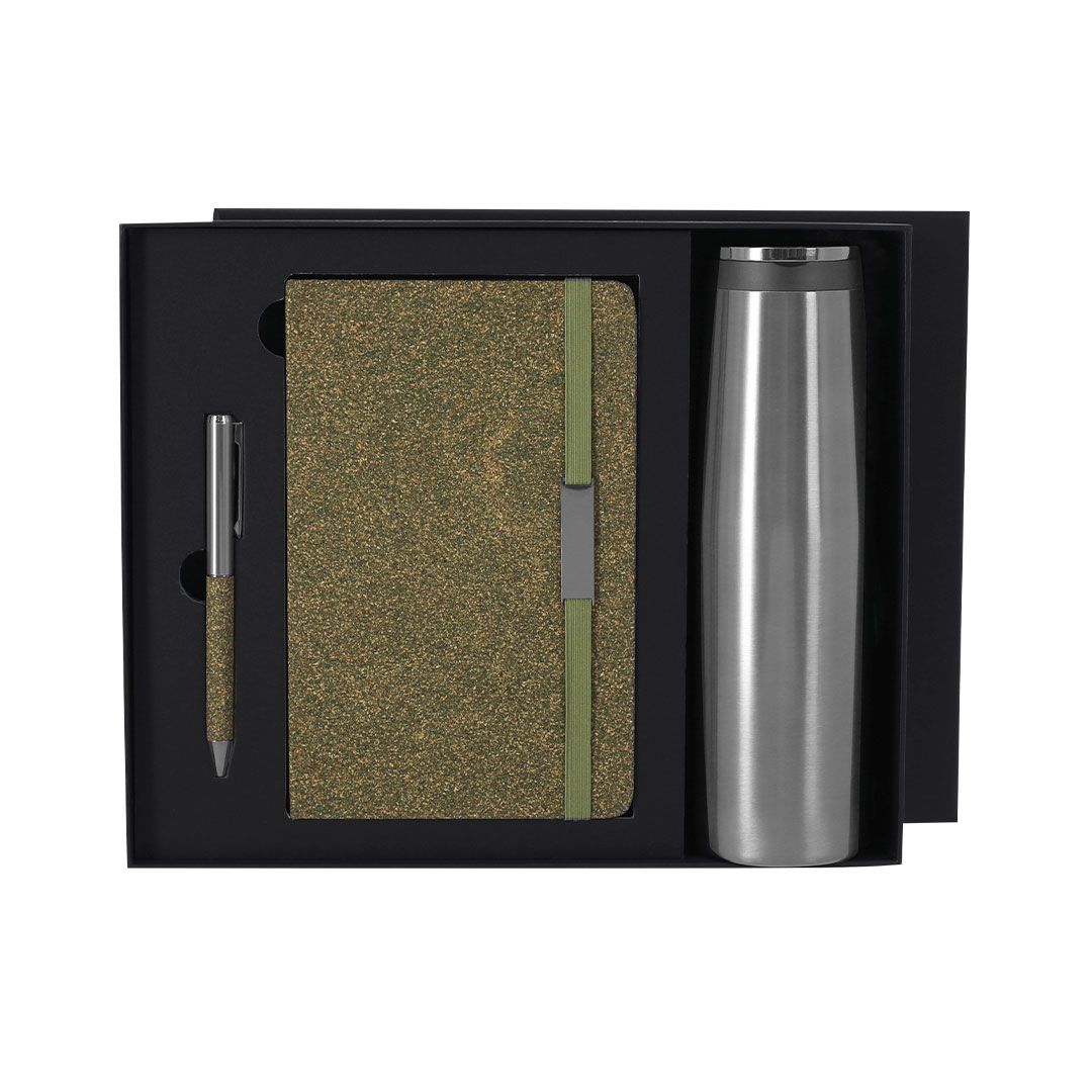 Un set de regalo en una caja negra que contiene una libreta dorada brillante, un bolígrafo a juego y una botella de agua de metal plateado.