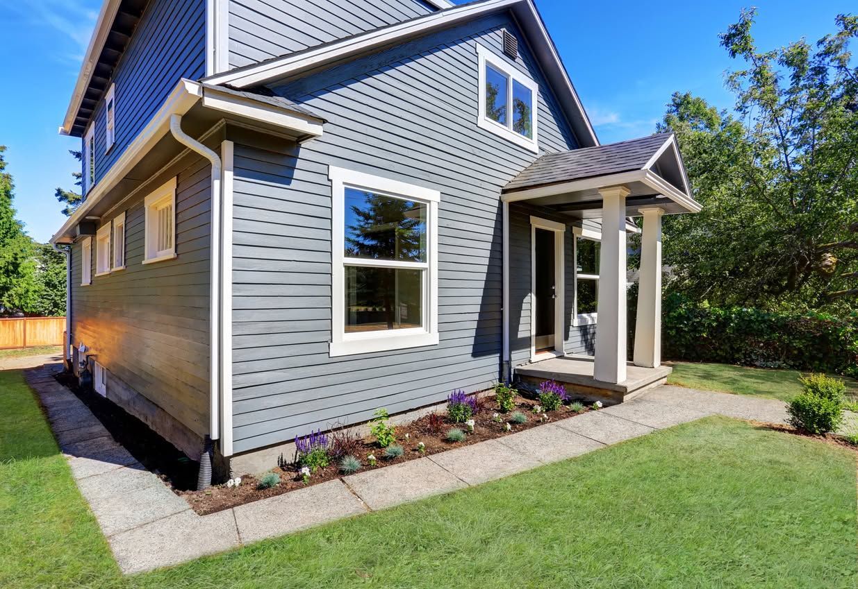 Exterior roofing evaluation for siding contracting
