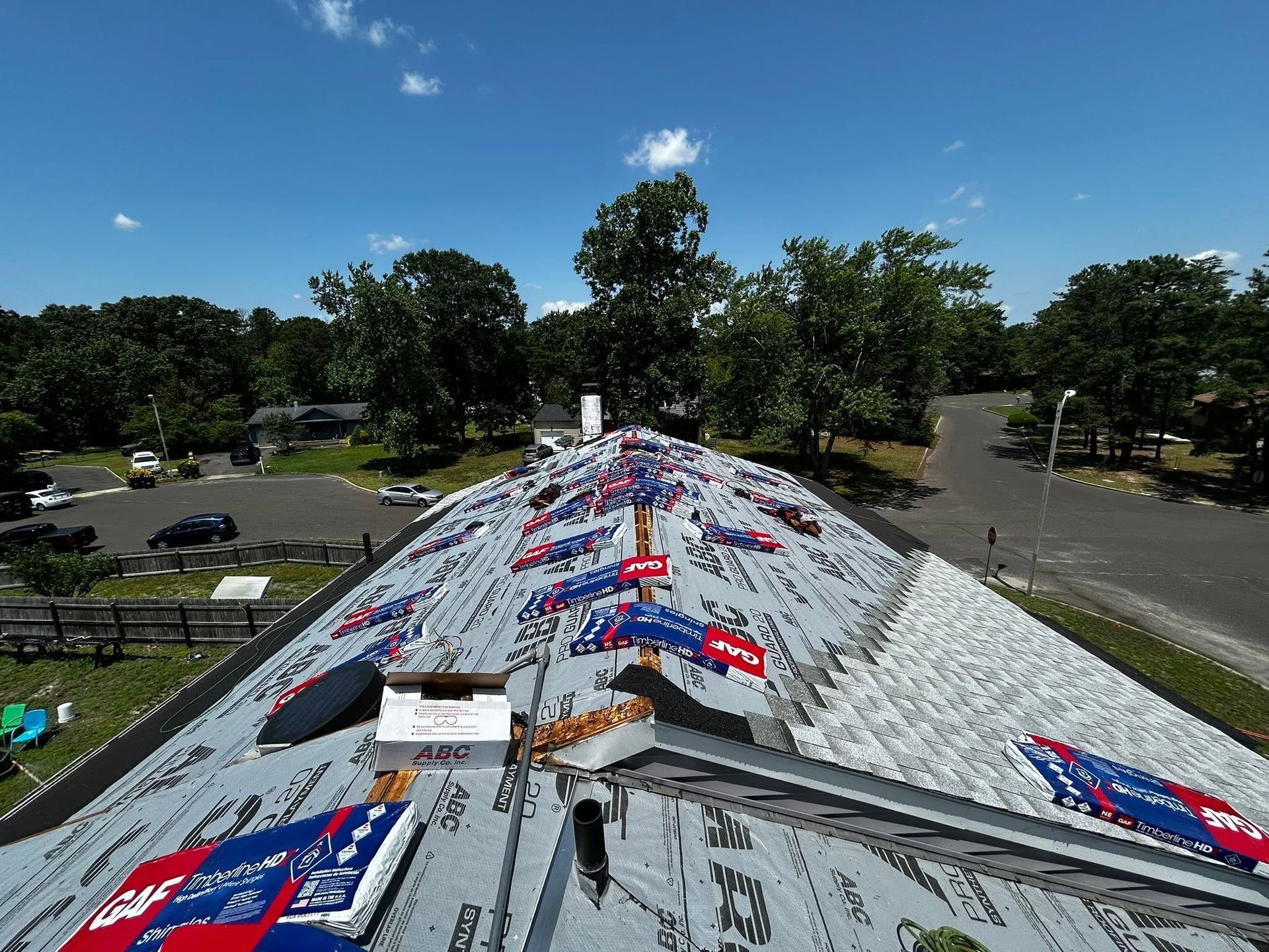 Exterior roofing evaluation for asphalt shingle roof installation
