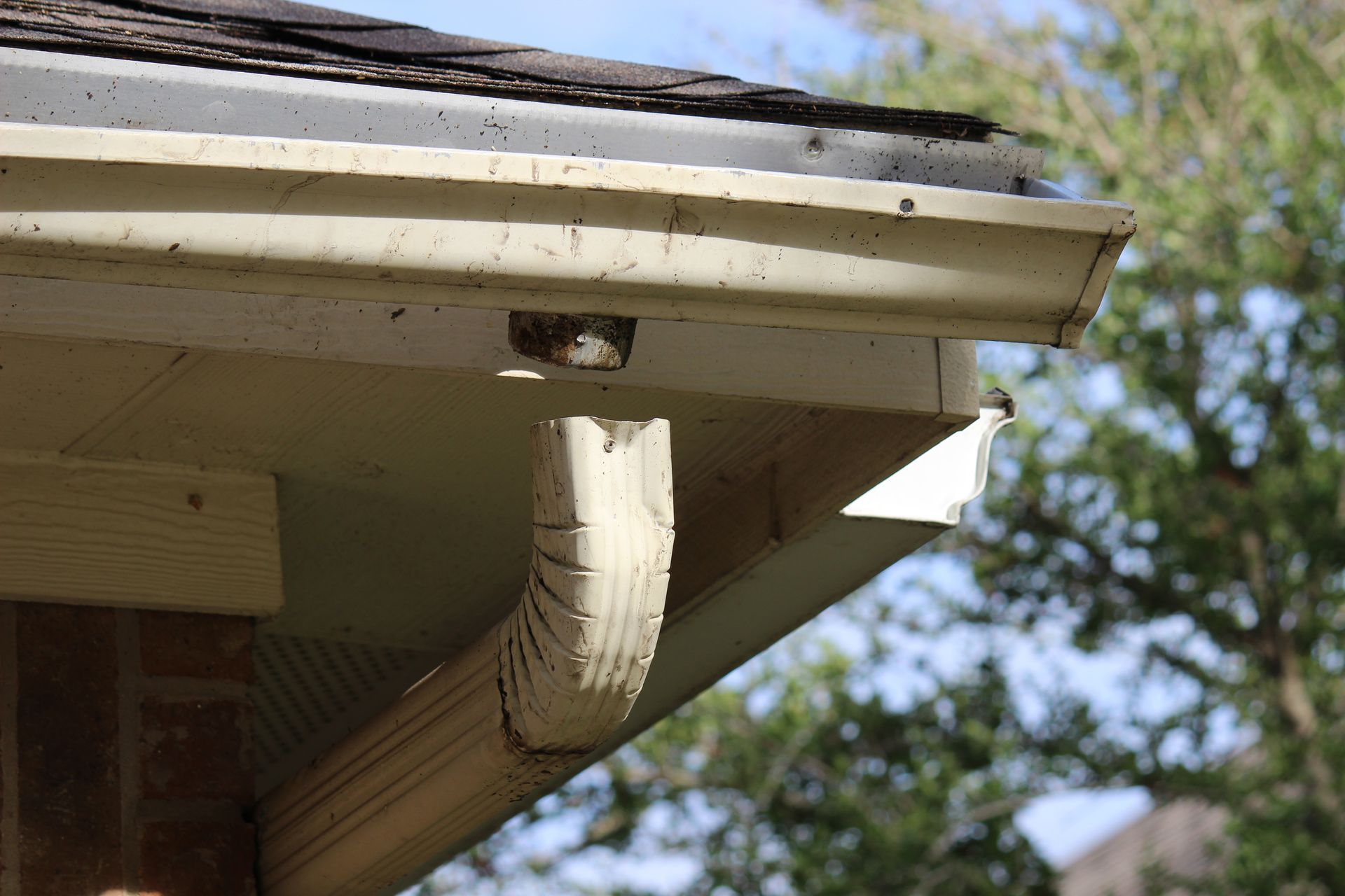 Gutter Repair service for homes and businesses in South Jersey