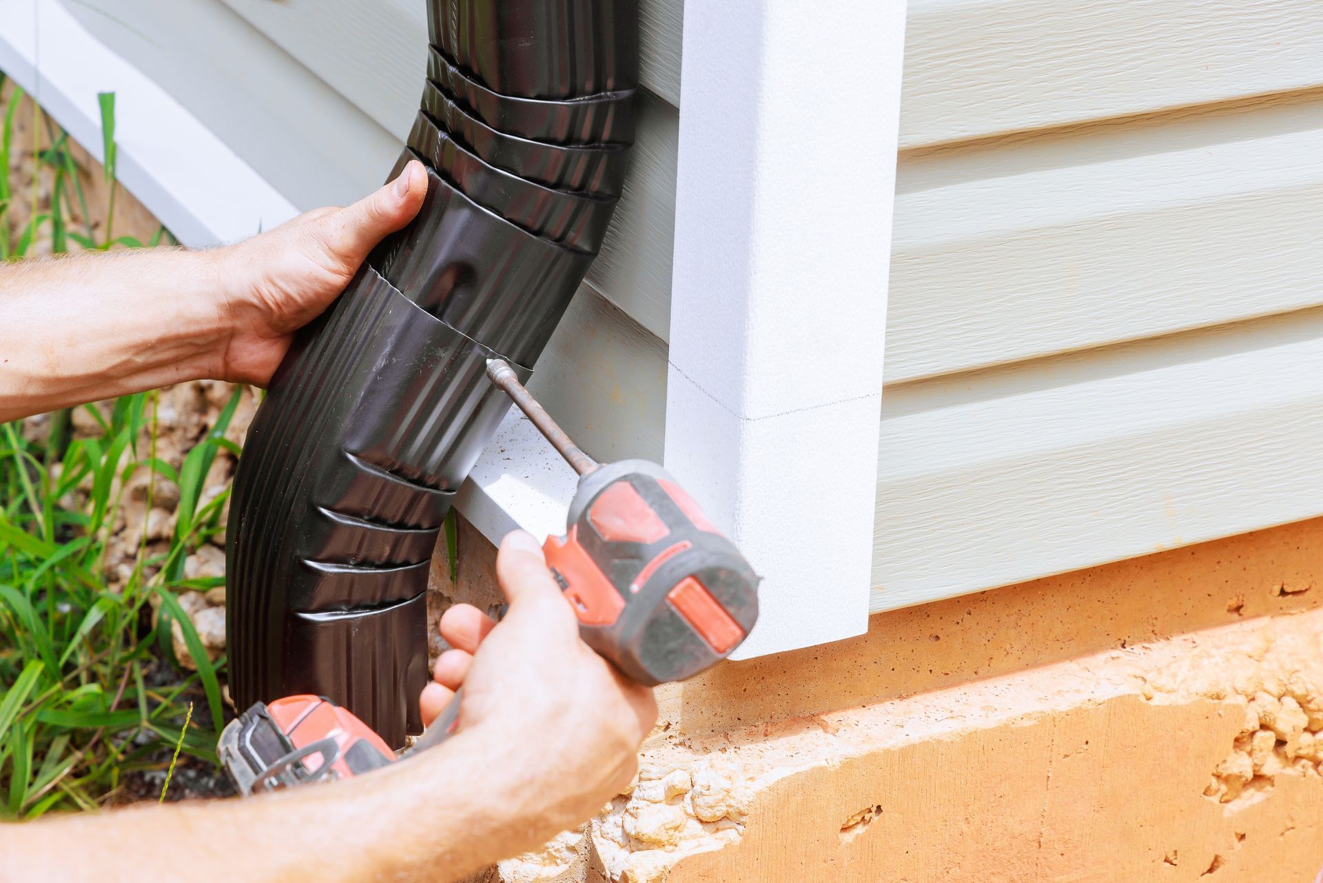 Exterior roofing evaluation for gutter repair