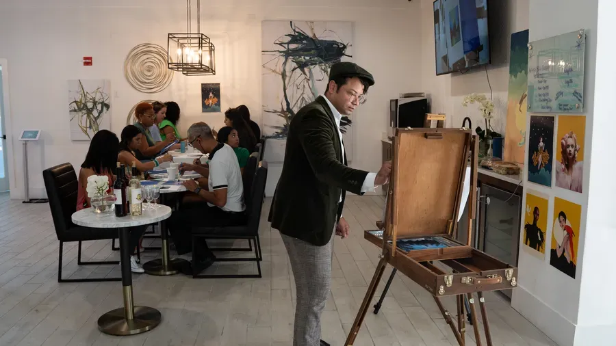 Artists in residence can get free rent at this Tampa apartment complex