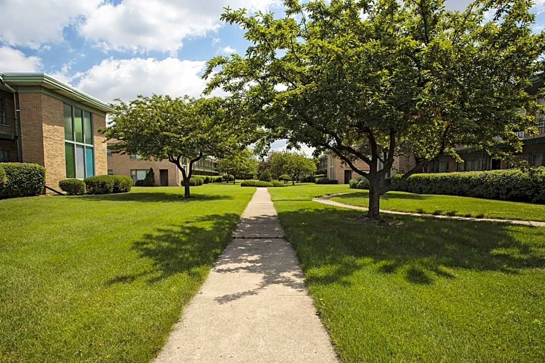 Salt Creek Apartments